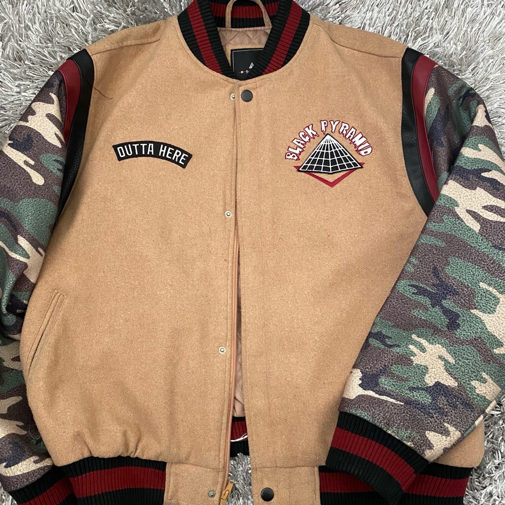 Black label pyramid coat